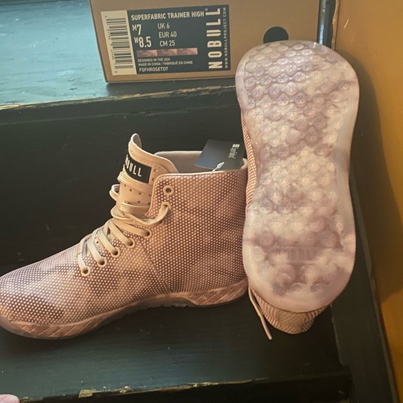 NO BULL 7.5 Woman’s Hightop Trainer Shoe - Picture 5 of 5